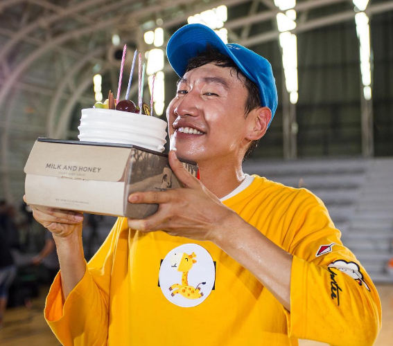 Running Man's Lee Kwang Soo Celebrates His 31st Birthday