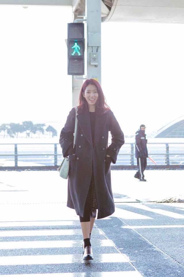 Park Shin Hye Heads For Chanel Couture SS17 In Paris